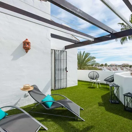 Apartamento Vacation I Naranjos, Exquisite Penthouse With Rooftop Terrace