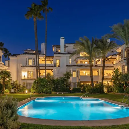 Vacation I Naranjos, Duplex Penthouse, Golf Lovers, Security, Swimming Pool, Fastest Wifi With Rooftop And Terrace ماربيا